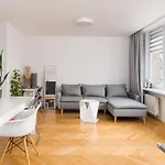 Plac Zbawiciela Modern By Bookinghost * Varsavia