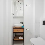 Plac Zbawiciela Modern By Bookinghost *