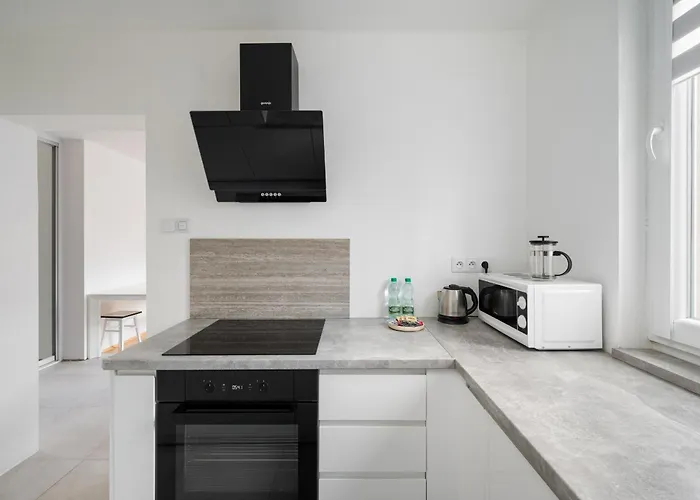 Apartament Plac Zbawiciela Modern By Bookinghost