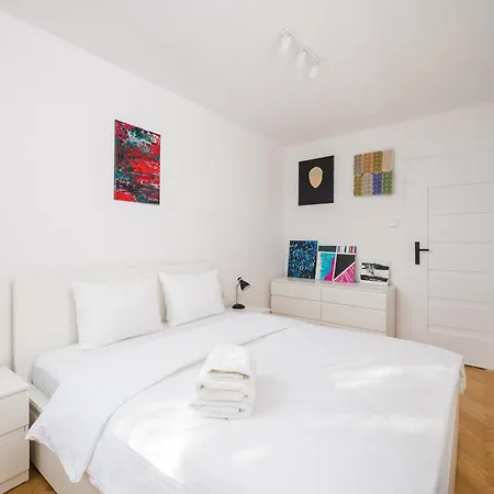Plac Zbawiciela Modern Apartment Warsaw