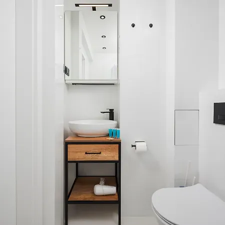 Plac Zbawiciela Modern By Bookinghost *